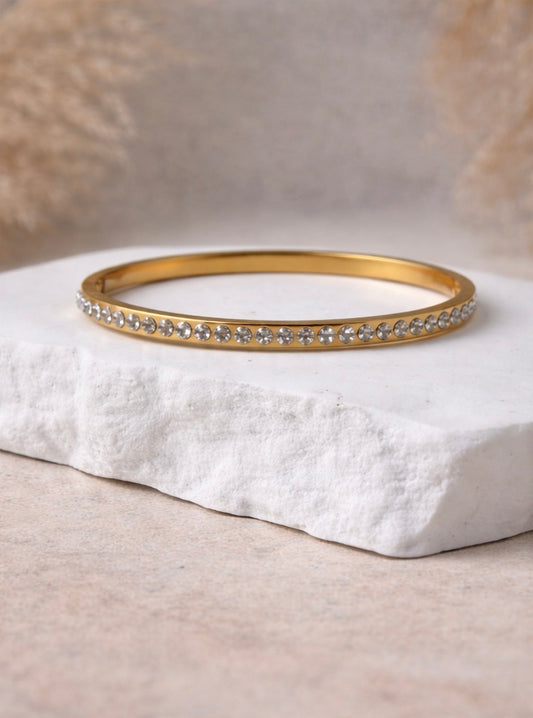 Bracelet orné de pierres